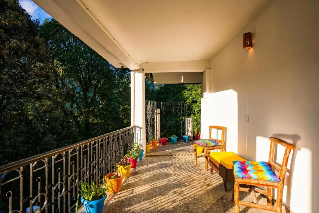 Наинитал: goSTOPS Nainital - Hostel