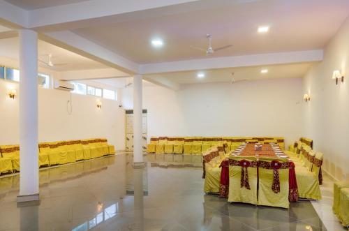 Наинитал: Corbett Blue Sky Resort