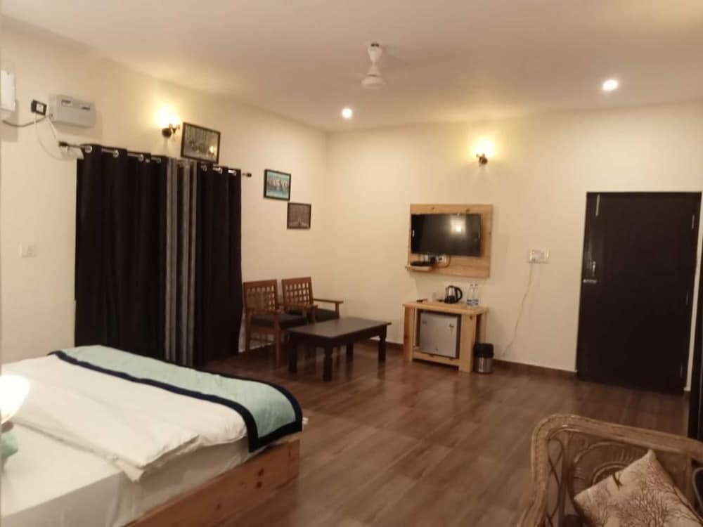 Наинитал: Vanasthali Jungle Resort Jim Corbett