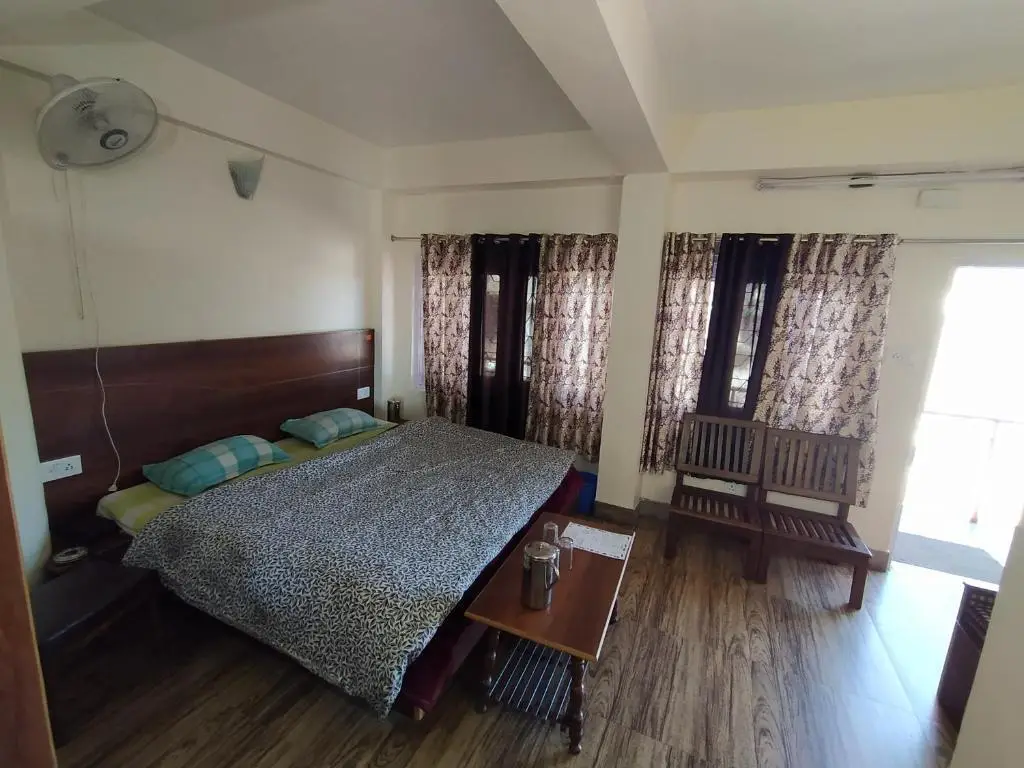 Массури: Hotel Saraswati
