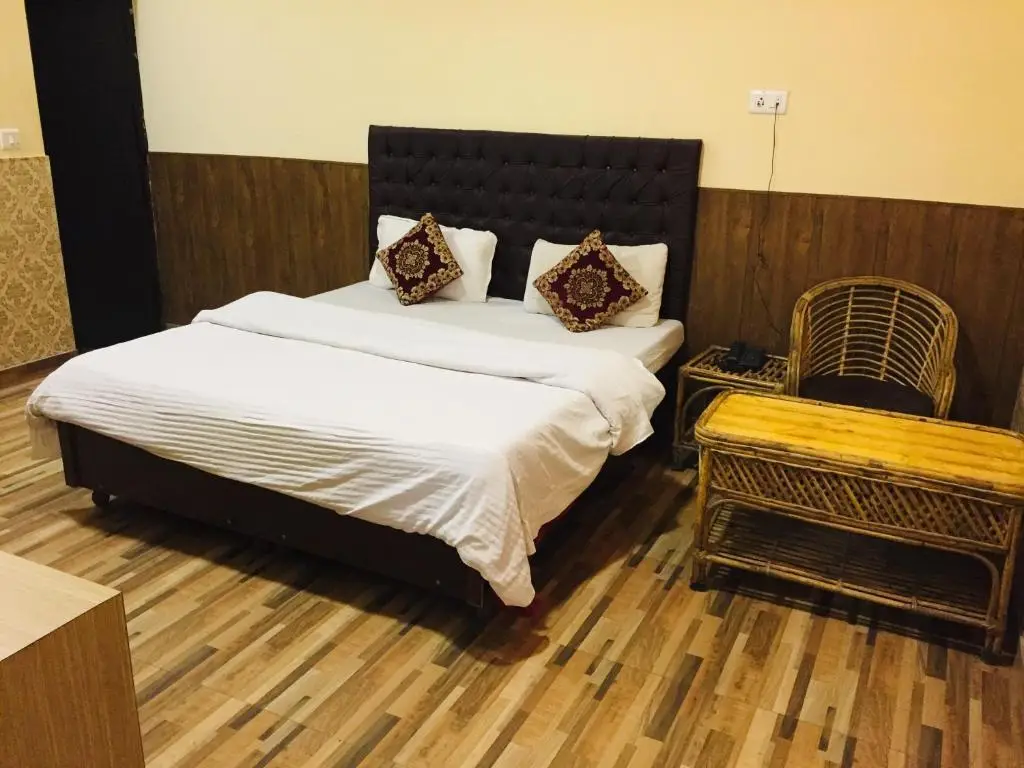 Массури: Hotel Prem G