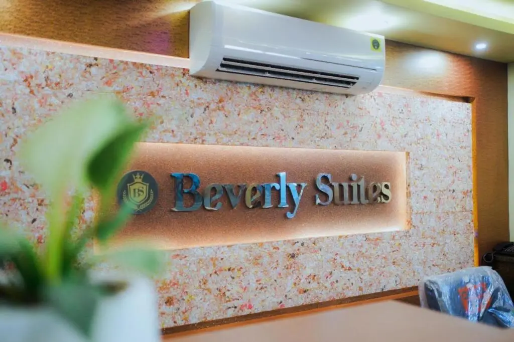Султан-Батери: Beverly Suites