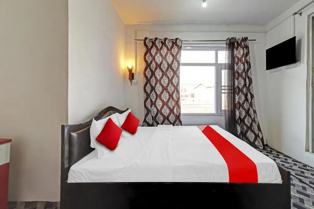 Шринагар: OYO 91238 Hotel Matamal And Cafe