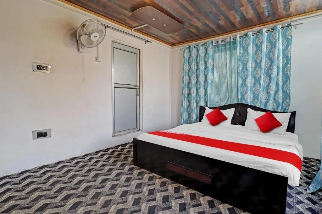 Шринагар: OYO 91238 Hotel Matamal And Cafe