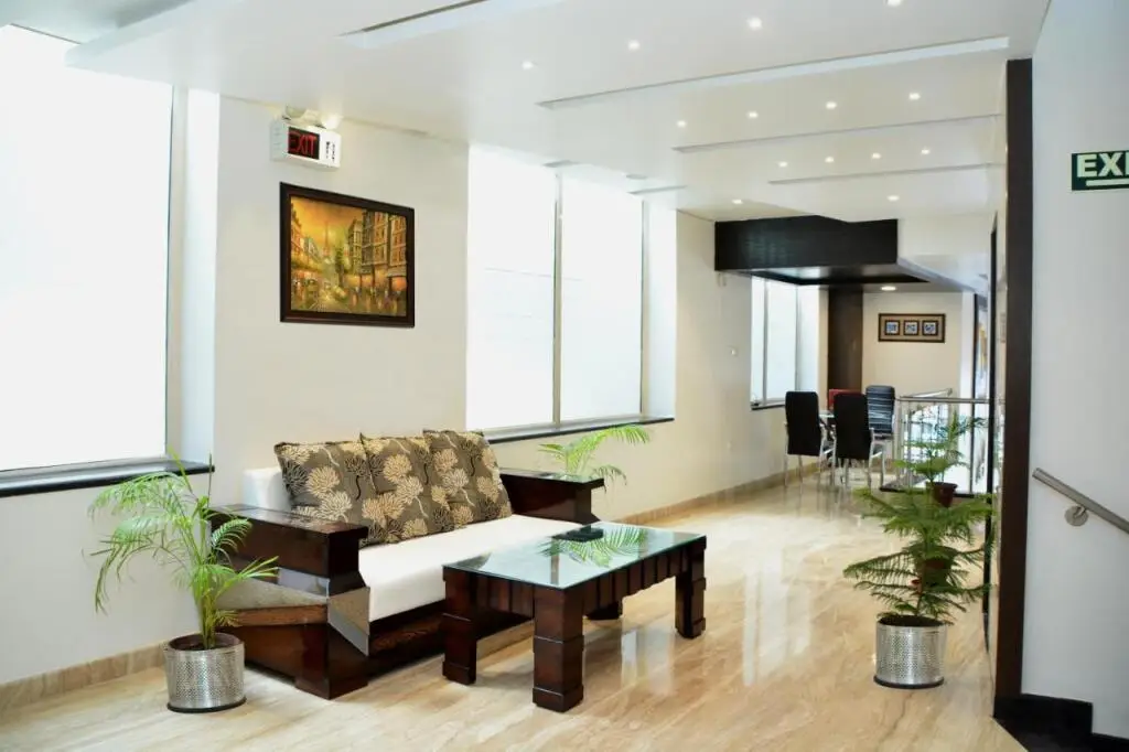Лакхнау: Hotel Surya International