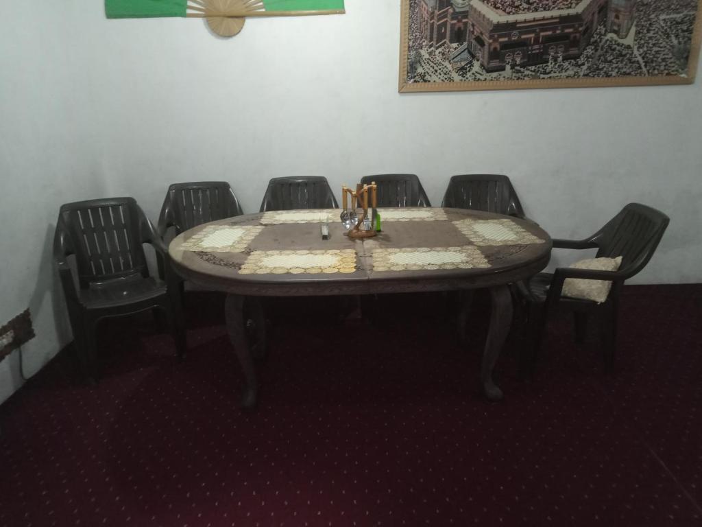 Шринагар: OYO 87696 Grand Inayat