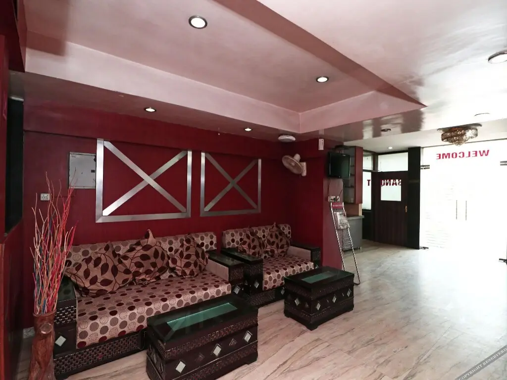 Лакхнау: OYO 4122 Amanda Hotel