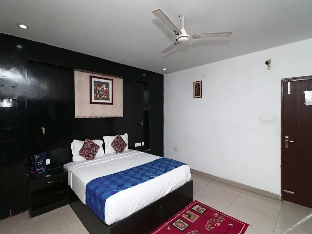 Лакхнау: OYO 4122 Amanda Hotel