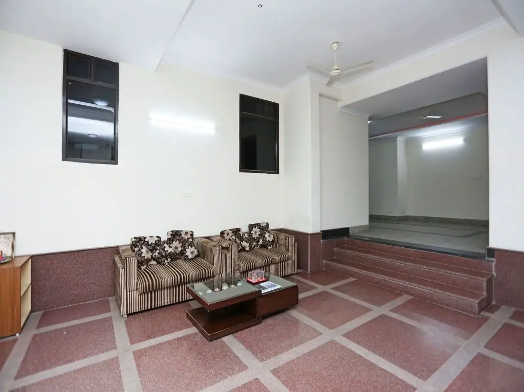 Лакхнау: OYO 4122 Amanda Hotel