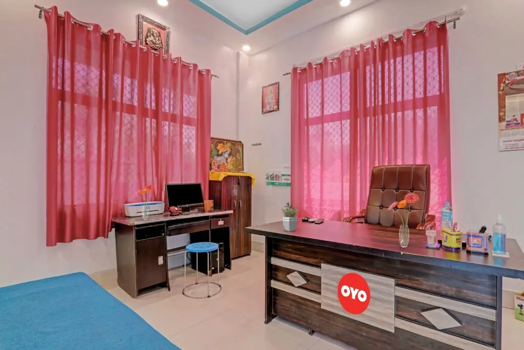 Лакхнау: Oyo 84015 Guru Krapa Marriage Lawn