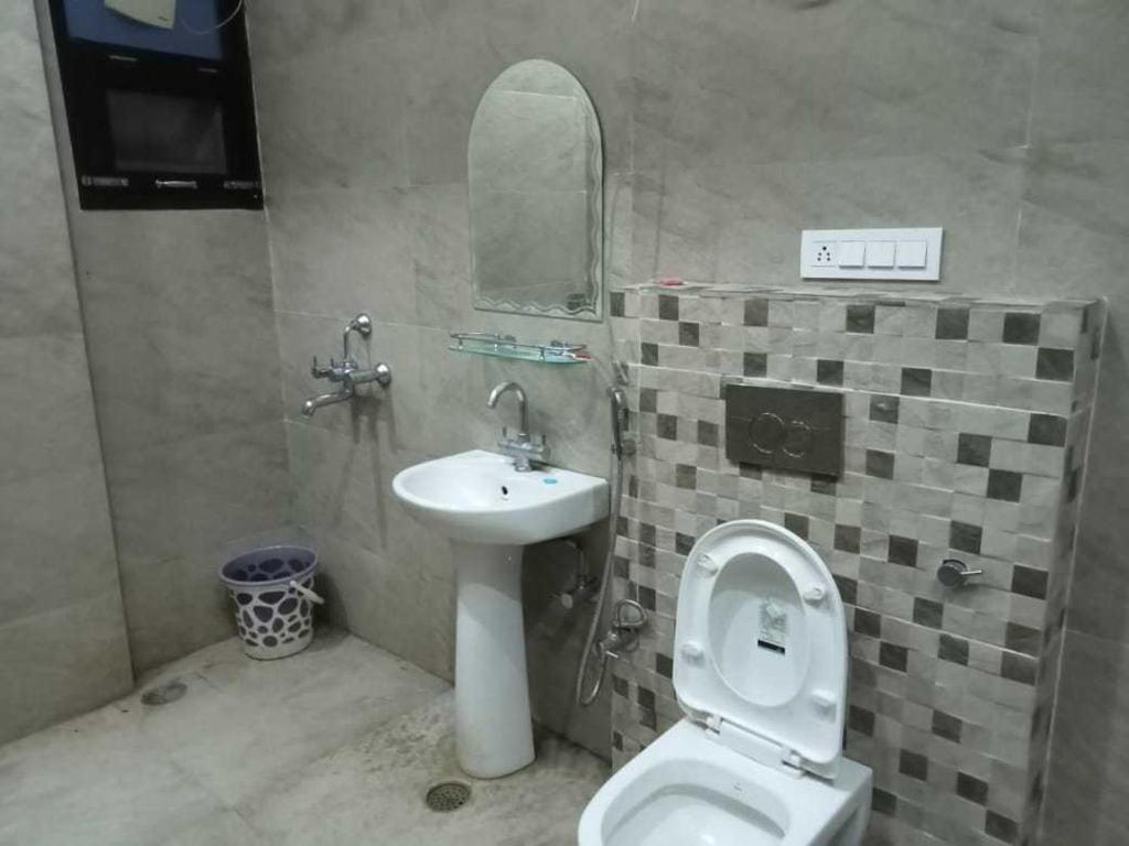 Лакхнау: Oyo 92394 Ashiyana Guest House