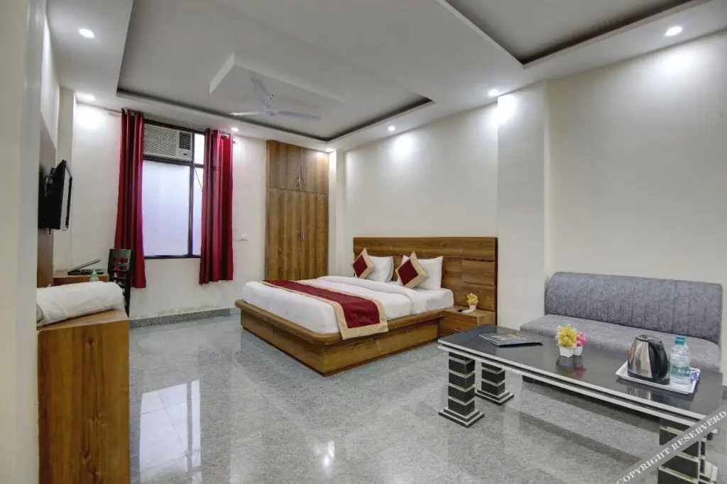 Нойда: Hotel Premier Noida 135