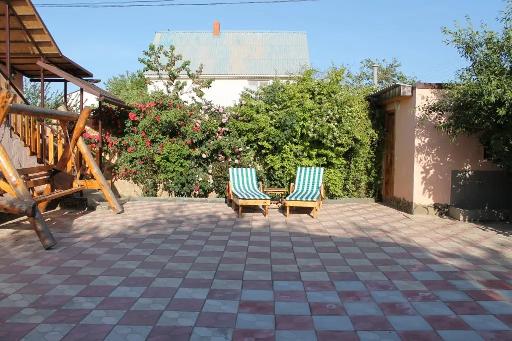 Заозерное: Guest House Dilas