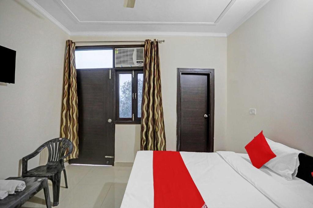 Нойда: Oyo 92435 Hotel Virgin Stay
