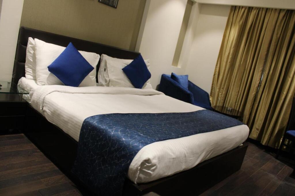 Нойда: Bellmont Hotel Noida