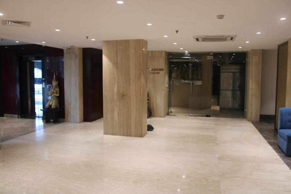 Нойда: Bellmont Hotel Noida