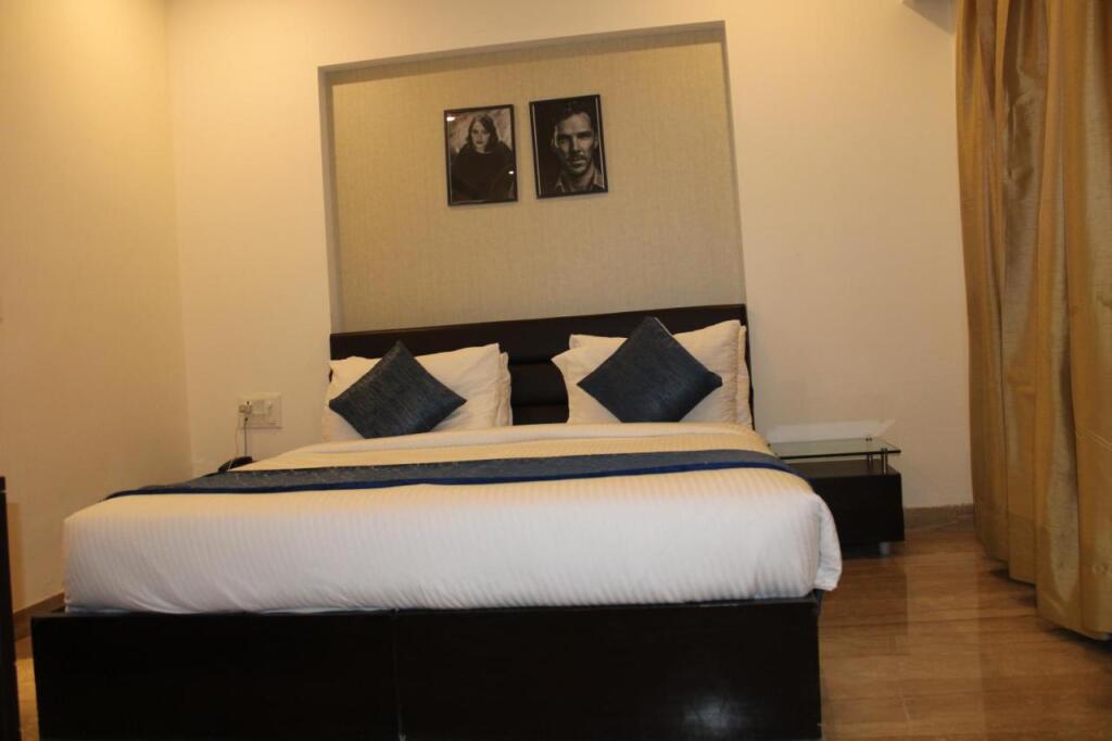 Нойда: Bellmont Hotel Noida