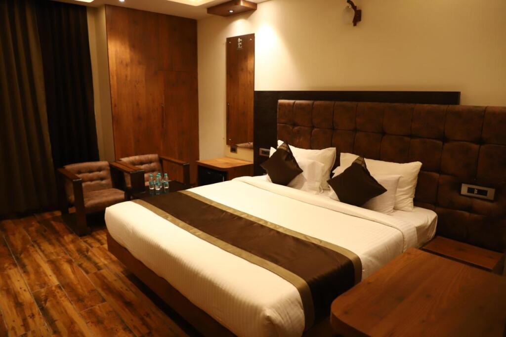 Лакхнау: Hotel Emperio Grand
