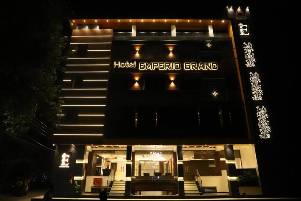 Hotel Emperio Grand — фото 1