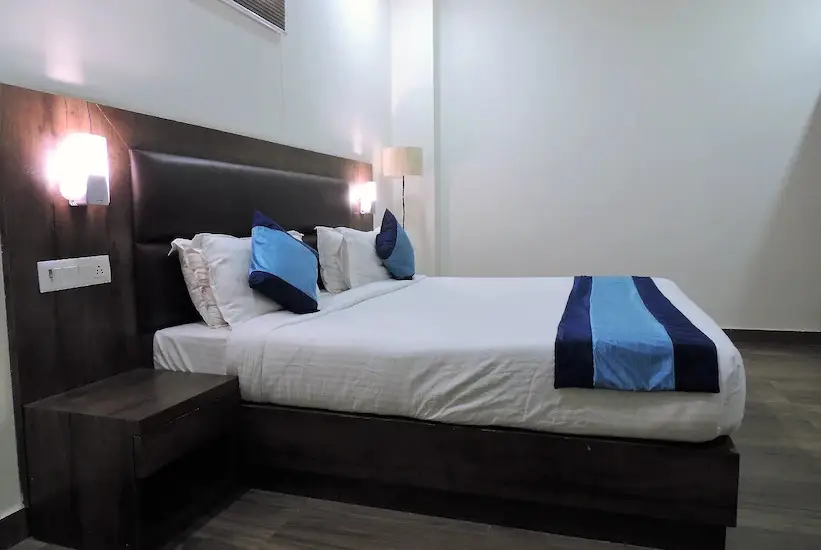 Лакхнау: Elegance Suites