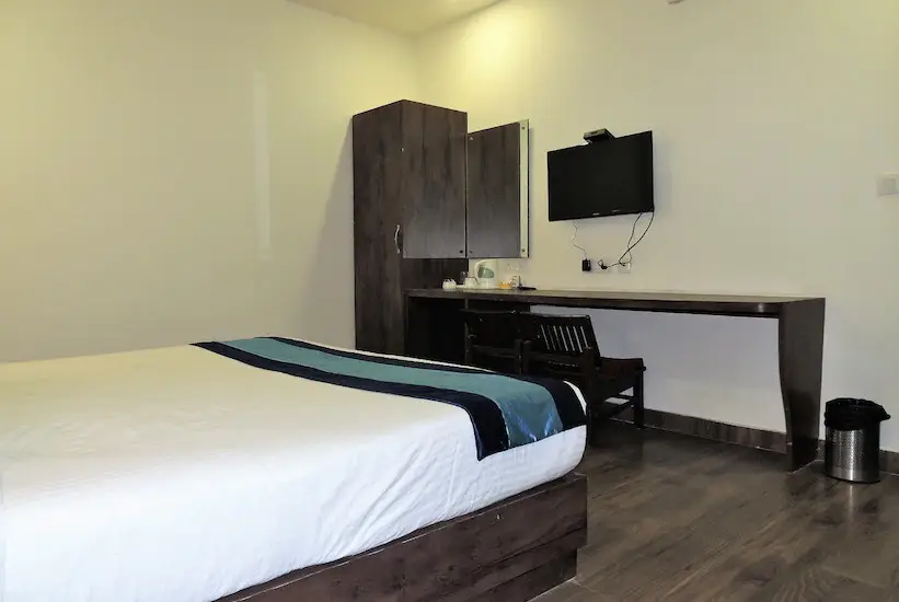 Лакхнау: Elegance Suites