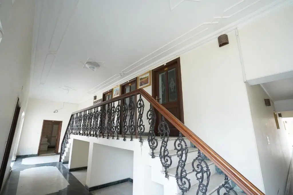 Лакхнау: Shakuntala Palace