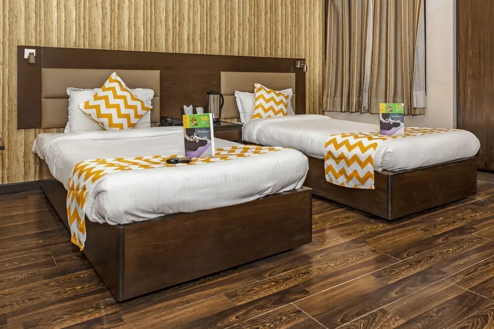 Лакхнау: FabHotel Tekarees Inn Hazratganj