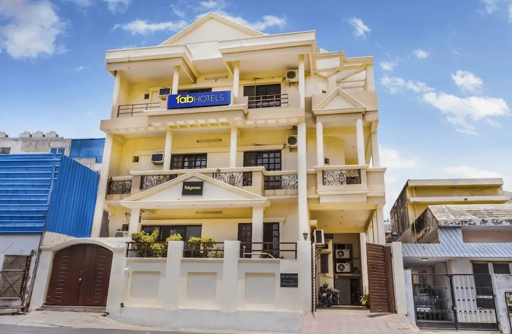 FabHotel Tekarees Inn Hazratganj — фото 1