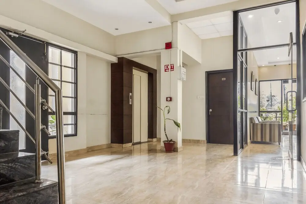 Лакхнау: FabHotel Tekarees Inn Hazratganj