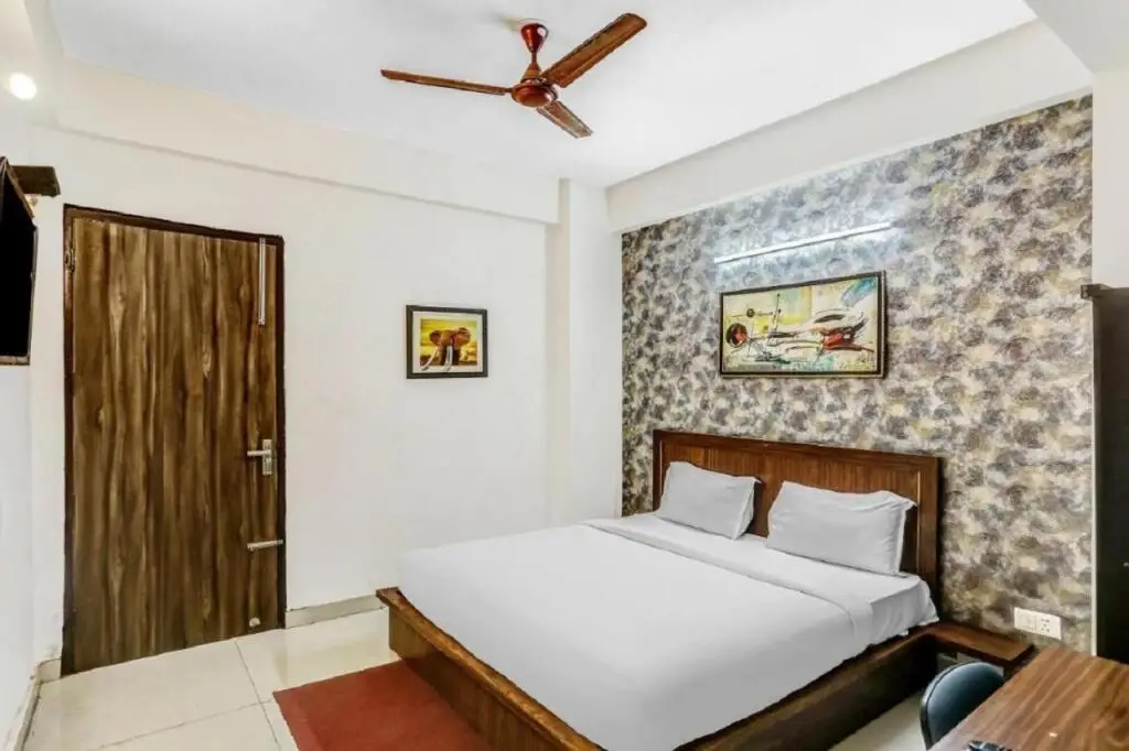 Нойда: Hotel Noida Continental