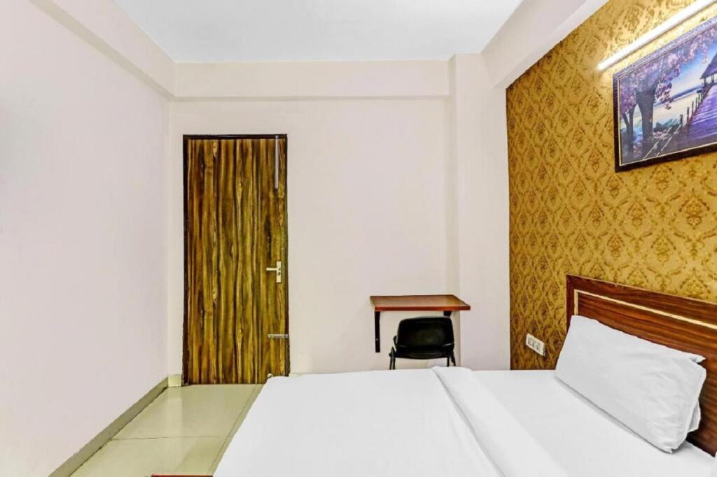 Нойда: Hotel Noida Continental