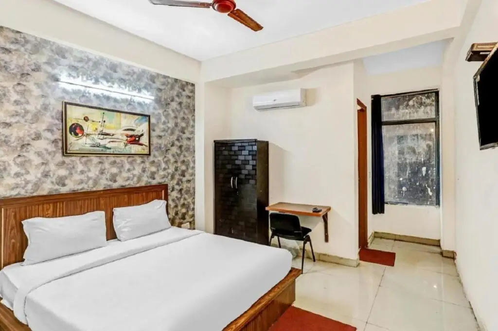 Нойда: Hotel Noida Continental