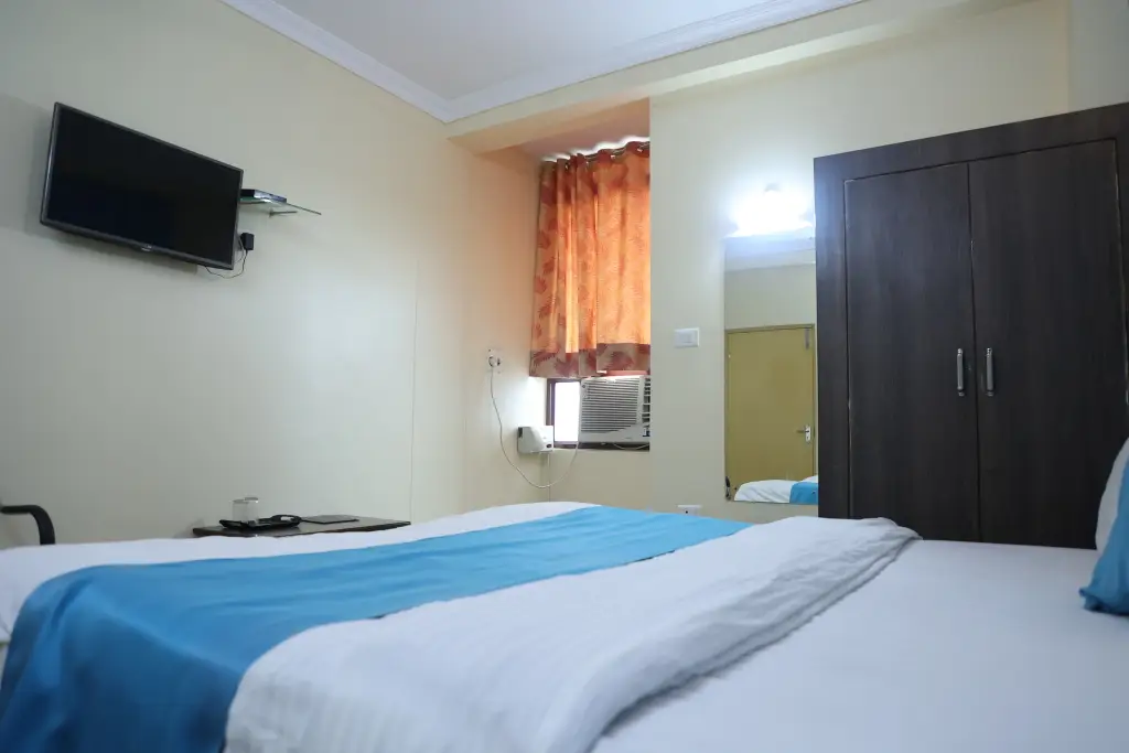 Лакхнау: Hotel V S Continental