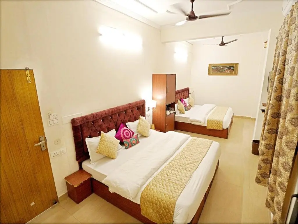Ришикеш: The Neeraj Palace