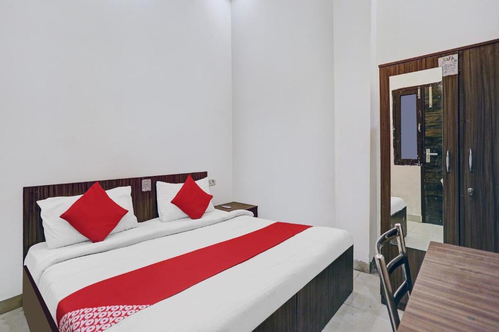 Нью-Дели: Oyo Hotel Prince Near Haiderpur Metro Station