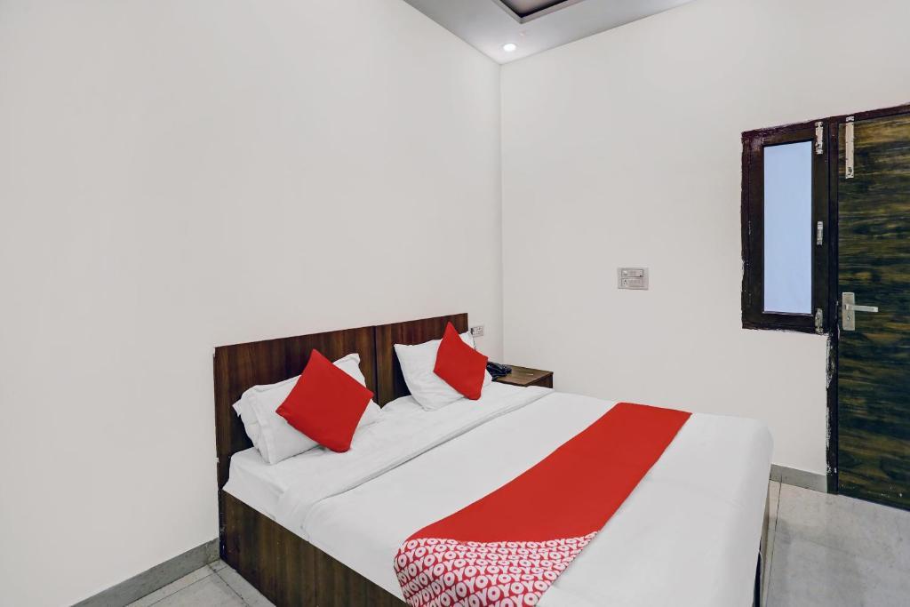 Нью-Дели: Oyo Hotel Prince Near Haiderpur Metro Station