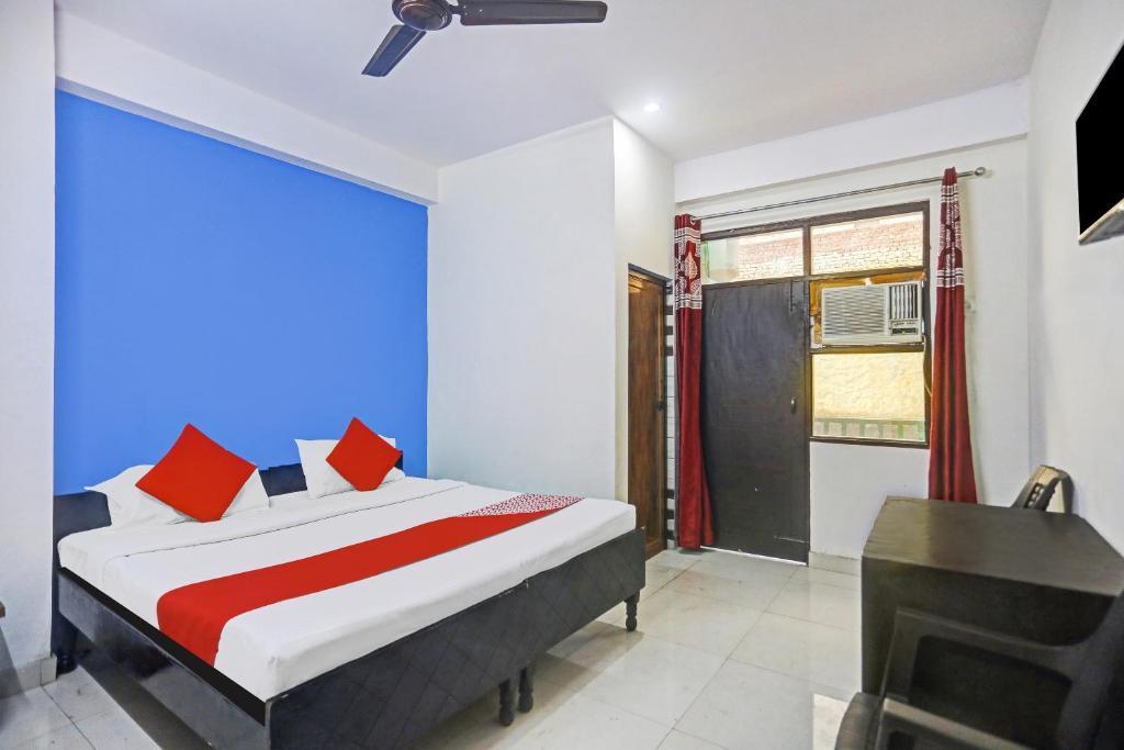 Нойда: OYO 81548 Noida Empire