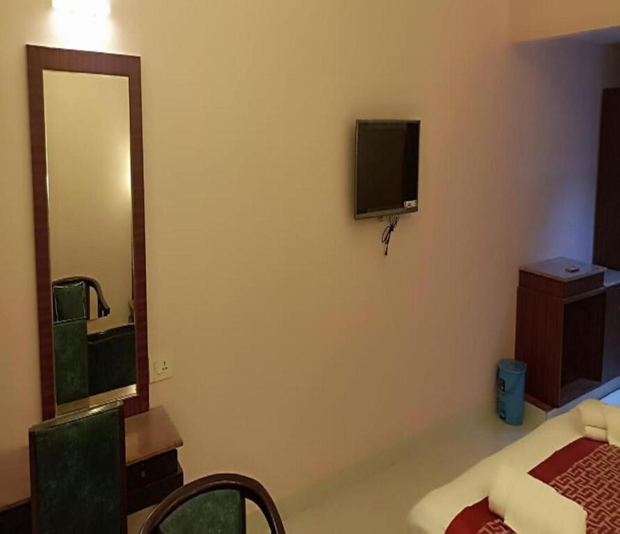 Нагоре: Daffodil Inn