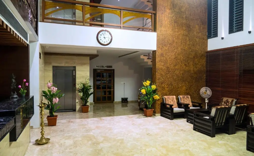 Нагоре: Hotel Mary Land Velankanni