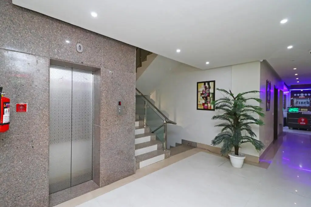 Нойда: Townhouse 581 Noida Sector 122