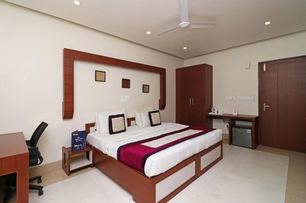 Нойда: Townhouse 581 Noida Sector 122