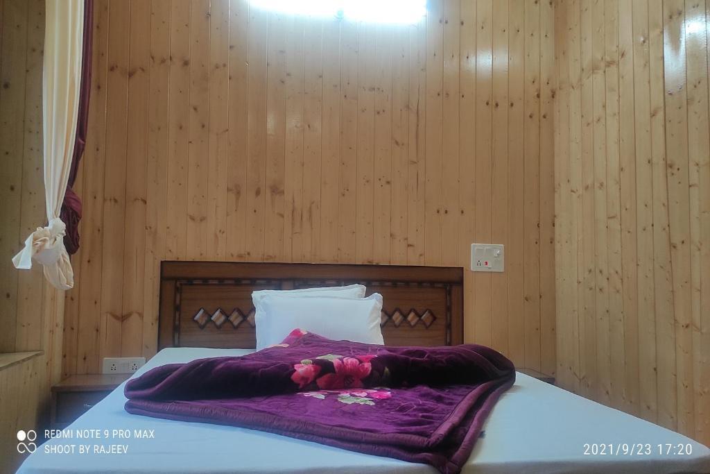 Банджар: Kamal Guest House Tirthan by OYO
