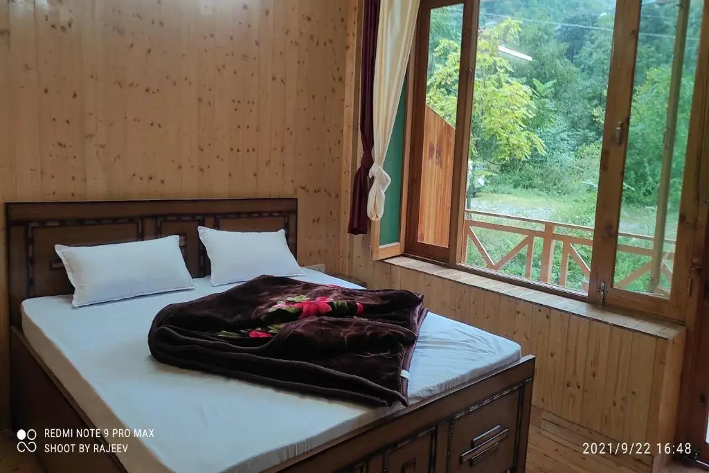 Банджар: Kamal Guest House Tirthan by OYO
