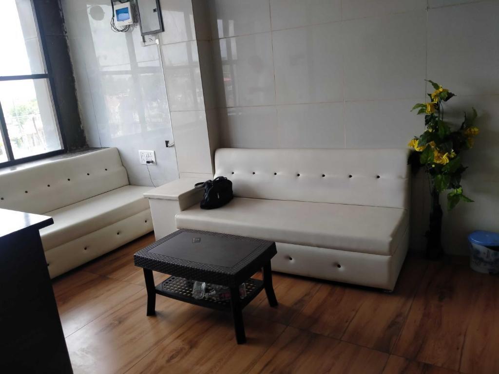Бхопал: OYO 90852 Hotel Tamanna