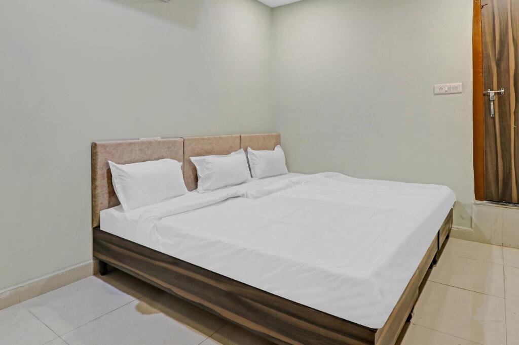 OYO Flagship 83407 Hotel Satkar Lodge — фото 1