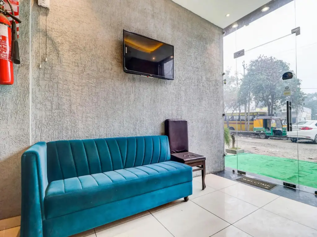 Амритсар: Capital O 85633 Hotel City Inn