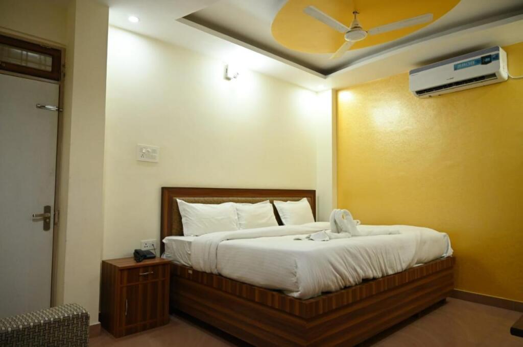 Бахадрабад: Hotel Kedar Ganga