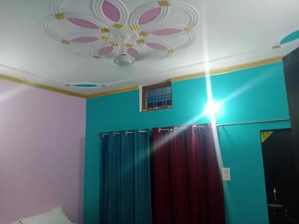 Чамоли: Pop 89986 Namaste Chamoli Hotel Restaurant