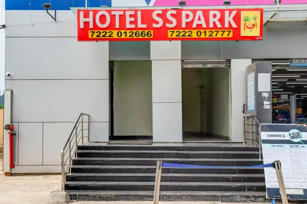 Гунтур: Capital O 84419 Hotel Ss Park
