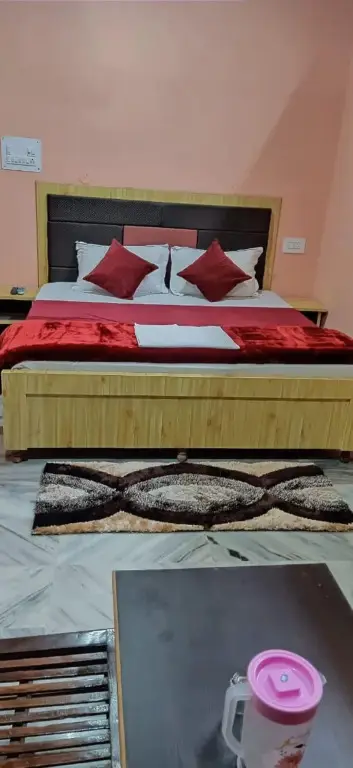 Бхунтар: OYO 85331 Malti Guest House